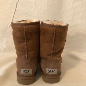 UGG short boots size 7